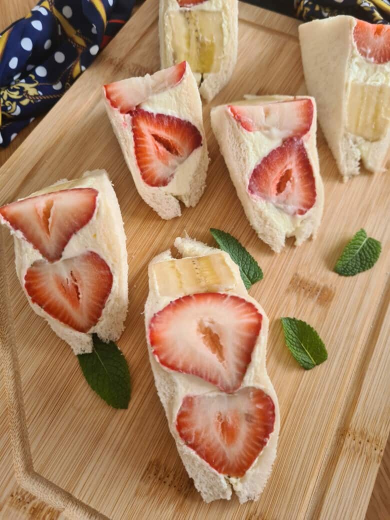 Japanese Fruit Sandwich (Fruit Sando)