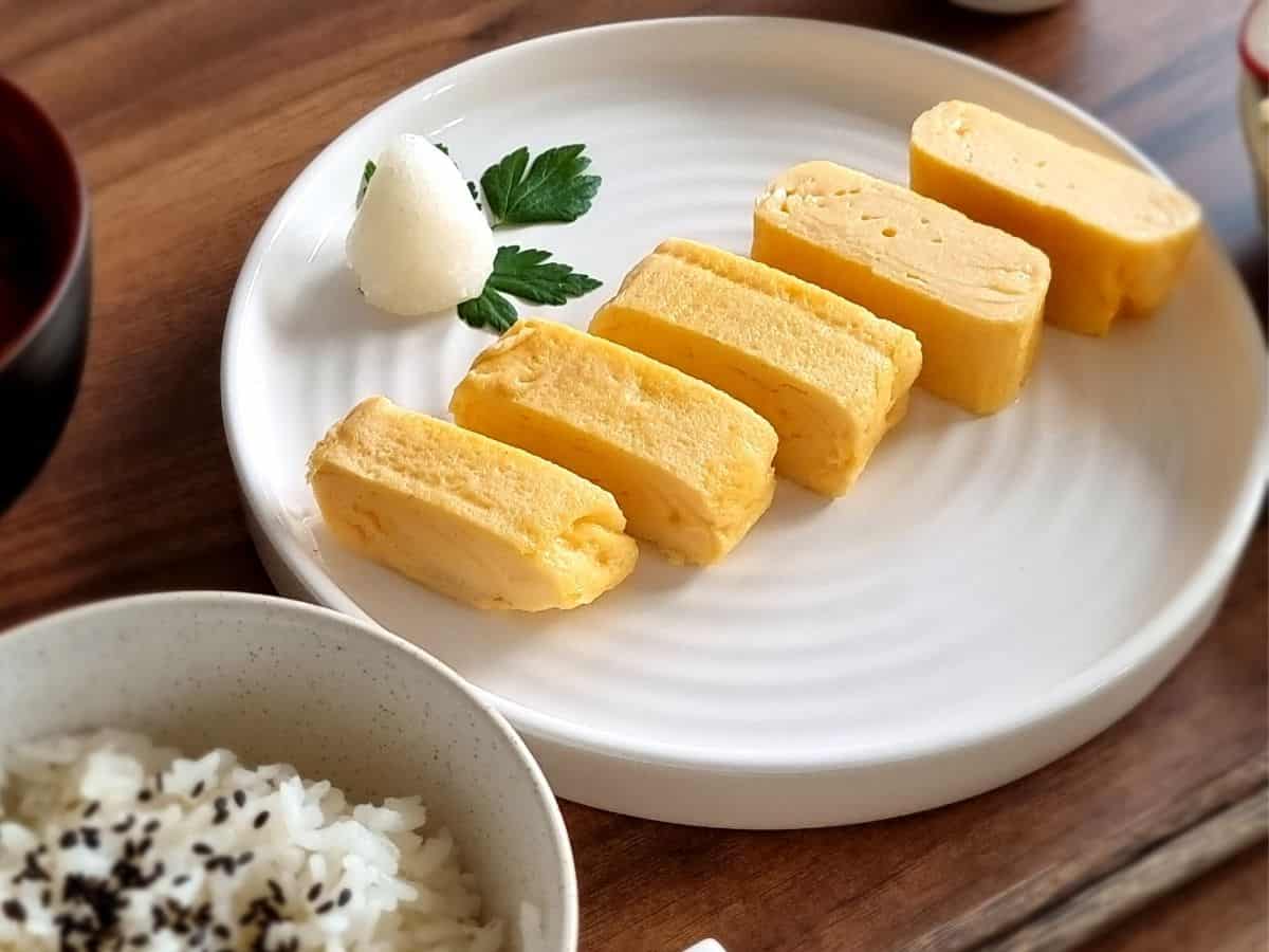 Sweet Rolled Omelette (Tamagoyaki)